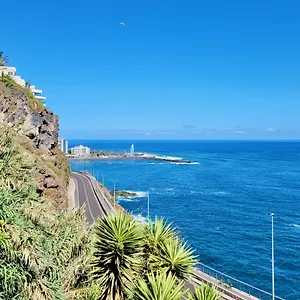 https://ocean-cliffs.in-canary-islands.com